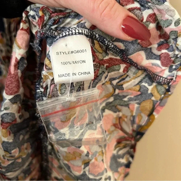 Jodifl Watercolor Ruffle Sleeve Floral Multicolor Blouse Top Women’s Size Medium - Picture 6 of 8